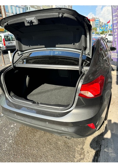 Ford Focus 5 Sedan İnce İstepne Cepli Bagaj Havuzu 2018 Ve Sonras