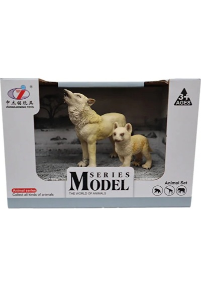 Kutulu Model Uluyan Kurt Ve Yavrusu