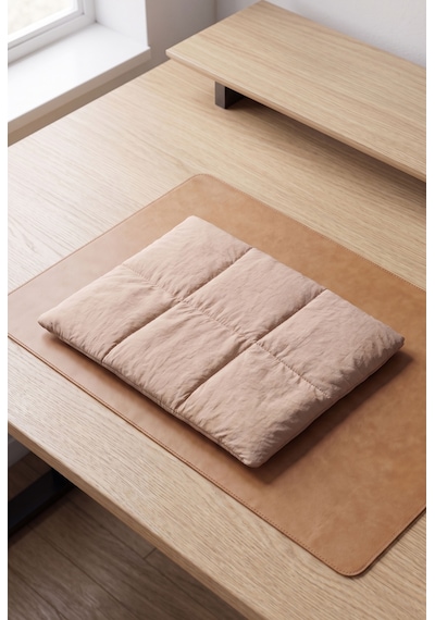 it's basic Pembe Mıknatıs Ağızlı Dolgulu Kadife Astarlı Bilgisayar El Çantası