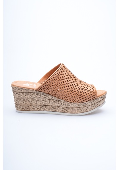Analin Shoes Kadın Hakiki Deri Delikli Dolgu Topuk Terlik Taba
