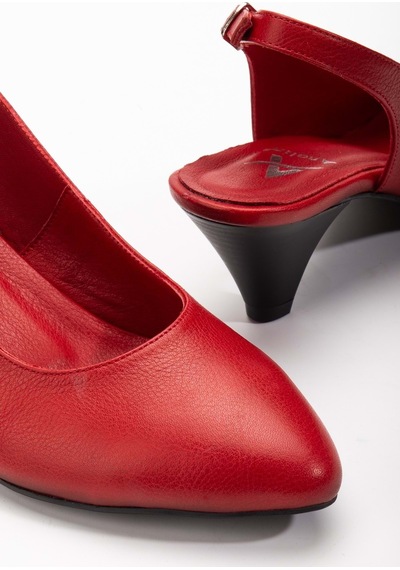 Analin Shoes Kadın Hakiki Deri Bilekten Bağlı Topuklu Ayakkabı Kırmızı