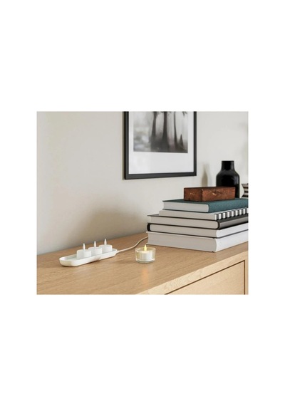 Skatgas 4 Adet Led'li Tealight Mum + Şarj Tepsili Dekoratif Şarj Edilebilir Led Işık Mum I.k:e.a Beyaz Beyaz