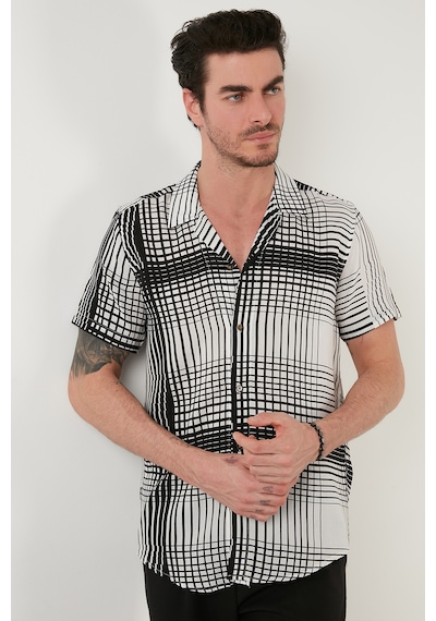 Buratti Regular Fit Kısa Kollu Apaş Yaka Desenli Erkek Gömlek Cf21S114293 Ekru-Siyah Buratti Regular Fit Kısa Kollu Apaş Yaka Desenli Erkek Gömlek Cf21S114293 Ekru-Siyah