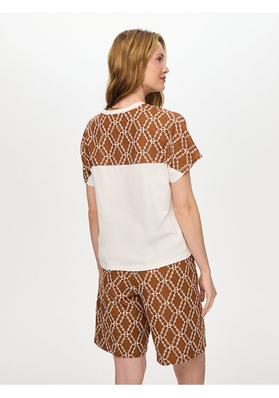 Faik Sönmez Resort Omuzu Brode Nakış Detaylı V Yaka Tshirt S26tsh107 Us26tsh10773 Ekru