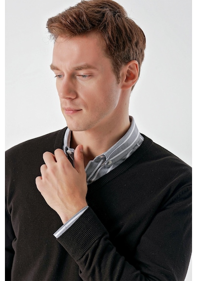 Morven Erkek Siyah Basic V Yaka Dynamic Fit Rahat Kesim Triko Siyah