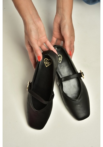Fox Shoes Y726632609 Siyah Kalp Toka Detaylı Kadın Babet