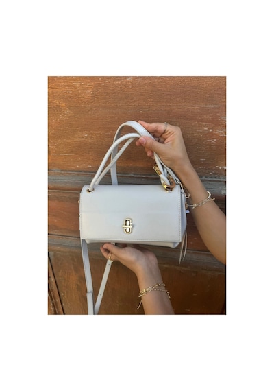 Just Polo Kadın Yeni Sezon Aksesuar Detaylı Çapraz Ayarlanabilir Askılı Şık El & Omuz Çantası Ebat 22 X 11 Cm Taş