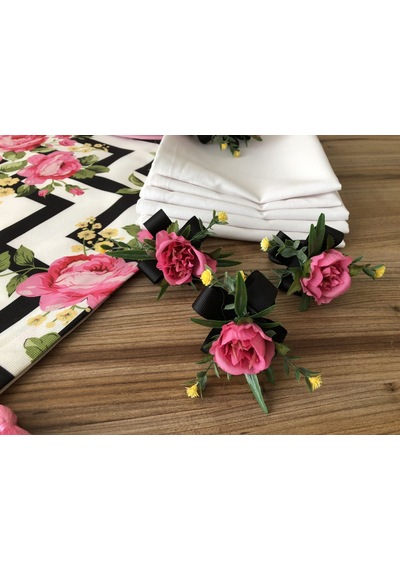 Sofra Sunum Seti Zigzag Üzerine Pembe Gül Desenli Takım Pembe