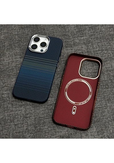 Apple Uyumlu iPhone 17 Pro Max İle Kılıf Magsafe Şarj Özellikli Karbon Fiber Görünümlü Şık Tasarımlı 1.5 Mm Sert Pc Kapak Turuncu
