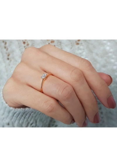 Sirius E Renk Emerald Kesim Pırlanta Tektaş Yüzük 0831R0033