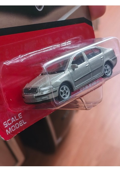 Welly 1:64 Ölçek Metal Skoda Octavia Gri