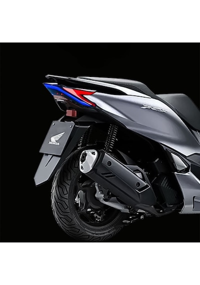 Honda Pcx Rgb Stop Far Animasyonlu Uzaktan Kumandalı Telefonla Renk Ve Işık Kontrolü Sinyal Ve Fren Destekli Füme