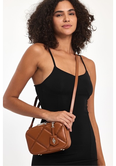Küçük Boy Nakış Detaylı Crossbody Çapraz Askılı Kadın Omuz Çantası Taba Taba