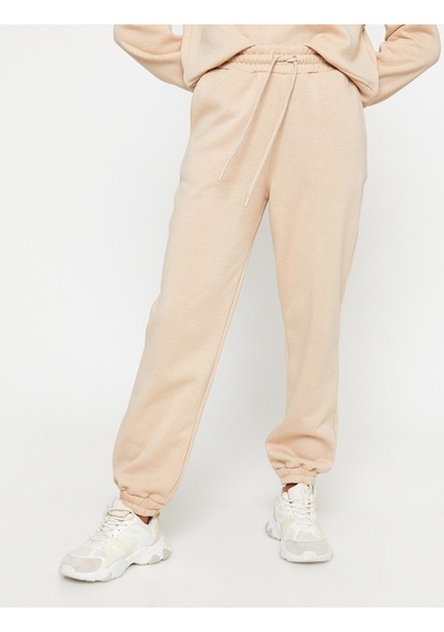 Koton Basic Kalın Jogger Eşofman Altı Cepli Beli Bağlamalı Bej 3sak40104nk 3SAK40104NK052 Ekru Koton Basic Kalın Jogger Eşofman Altı Cepli Beli Bağlamalı Bej 3sak40104nk 3SAK40104NK052 Ekru