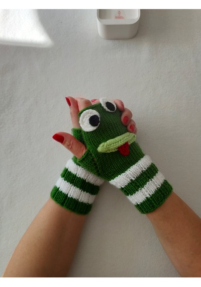 Newdaycraft El Örgüsü Motifli Parmaksız Eldiven / Bileklik - Kurbağa Beyaz - Yeşil Newdaycraft El Örgüsü Motifli Parmaksız Eldiven / Bileklik - Kurbağa Beyaz - Yeşil