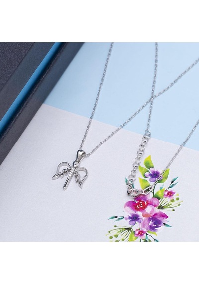 Kalp Detaylı Melek Model Zirkon Taşlı 925 Ayar Gümüş Kadın Kolye