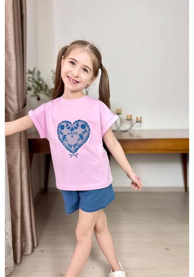 Riccotarz Kız Çocuk Göğsünde Dantel İşleme Kalp Detaylı Pembe T-shirt Beli Lastikli Şortlu Takım Riccotarz Kız Çocuk Göğsünde Dantel İşleme Kalp Detaylı Pembe T-shirt Beli Lastikli Şortlu Takım