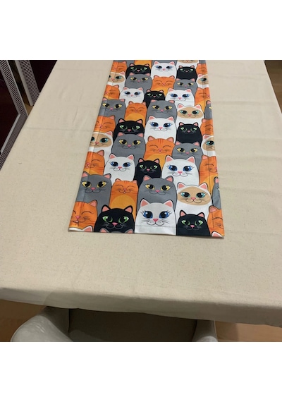 Renkli Kedi Figürlü, Yüksek Kaliteli Dijital Baskılı Runner, Dayanıklı, Modern Tasarım 40x110 Cm Çok Renkli
