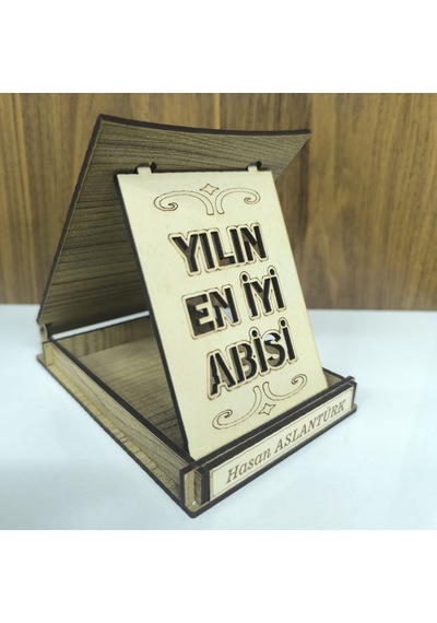 Kişiye Özel Yılın En İyi Abisi Ahşap Plaket 9,5x13,5x2,5
