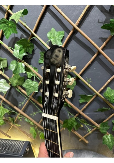 Outlet 4/4 Flatolu Siyah Klasik Gitar Orta Seviye Kılıf-pena Dahil