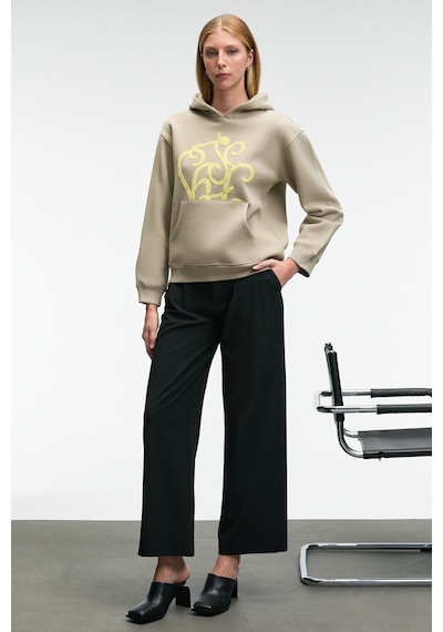 Grimelange LIORAEN Kadın Baskılı Relaxed Kanguru Cepli Kapüşonlu Taş Rengi Sweatshirt