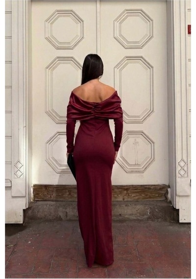 Khi-zai Kadın Trend Esnek Saten Kumaş Carmen Yaka Yırtmaçlı Abiye Elbise Bordo