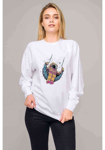 Astronot Ay Salıncak Çocuk Baskılı Beyaz Kadın Sweatshirt (528295884)