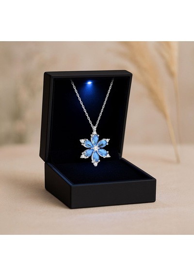 Işıklı Kutuda Aqua Taşlı Lotus Çiçeği Beyaz Gümüş Kolye Gümüş