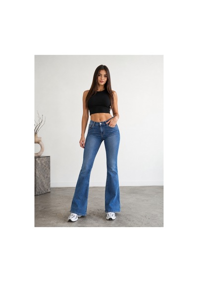 Bluemarlin Mavi İşlemli Ön İşlemli Likralı Tam Kalıp Denim İspanyol Paça Jeans Pantolon Mavi İşlemli Bluemarlin Mavi İşlemli Ön İşlemli Likralı Tam Kalıp Denim İspanyol Paça Jeans Pantolon Mavi İşlemli