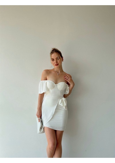 Fashion Cocktail Yaprak Kol Önden Bağlamalı Göğüs Pedli Mini Kokteyl Davet Gece Elbisesi Beyaz Fashion Cocktail Yaprak Kol Önden Bağlamalı Göğüs Pedli Mini Kokteyl Davet Gece Elbisesi Beyaz