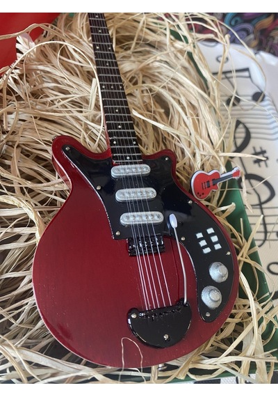 Elektro Gitar El Yapımı Ahşap Minyatür Hediyelik Biblo 25 Cm Quee