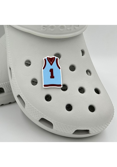 Crocs Terlik Süsü Ve Aksesuarı , Çanta Süsü Jibbitz 3d Basket Forması 03 Figür Logo Aksesuar Bordo-mavi-beyaz Crocs Terlik Süsü Ve Aksesuarı , Çanta Süsü Jibbitz 3d Basket Forması 03 Figür Logo Aksesuar Bordo-mavi-beyaz