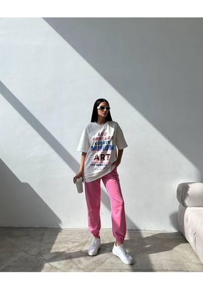 Art Baskılı Beyaz T-shirt Pembe Eşofman Altı Jogger-baskılı Eşofman Takım Oversize Bisiklet Yaka Pembe Art Baskılı Beyaz T-shirt Pembe Eşofman Altı Jogger-baskılı Eşofman Takım Oversize Bisiklet Yaka Pembe