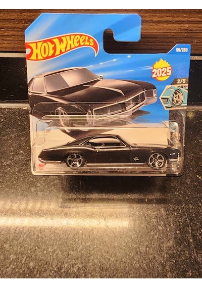 Hot Wheels 1/64 Buick Riviera