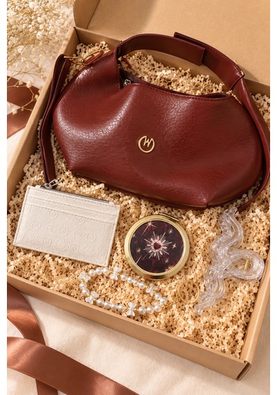 Elpida Bags Kadın Bordo Çanta Ve Aksesuar Hediye Seti Çanta, Kartlık, Cep Aynası, Toka Ve Charm Bordo - Beyaz