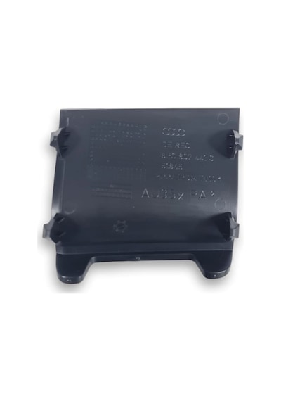 Audi A3 HB 2009-12 Arka Tampon Çeki Demiri Kapağı 8P0807441C