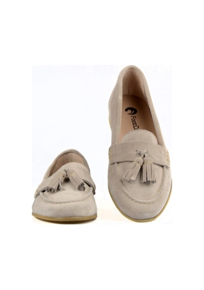 Bej Süet Püskül Detaylı Kadın Loafer Bej