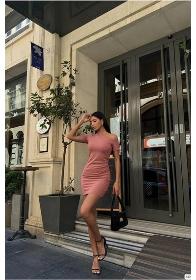 Alfa Aksesuar 03 Asimetrik Abiye Kollu Mini Elbise Kısa Yaka Gülkurusu