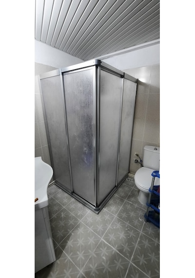 Girayduşakabin 90x90 Parlak Profil Mika Köşe Girişli Kabin Gümüş