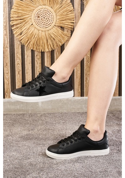 Günlük Kadın Sneaker Bağcıklı Yıldız Detaylı Tırtıklı Taban Oval Burunlu Rahat Spor Ayakkabı 602 Siyah - Beyaz