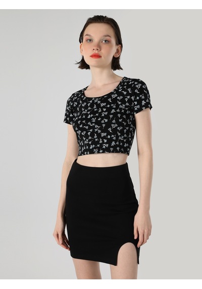 Colins Slim Fit Yuvarlak Yaka Çiçekli Kadın Lacivert Kısa Kol Tişört Cl1063448 Q1.v2 Nav Lacivert