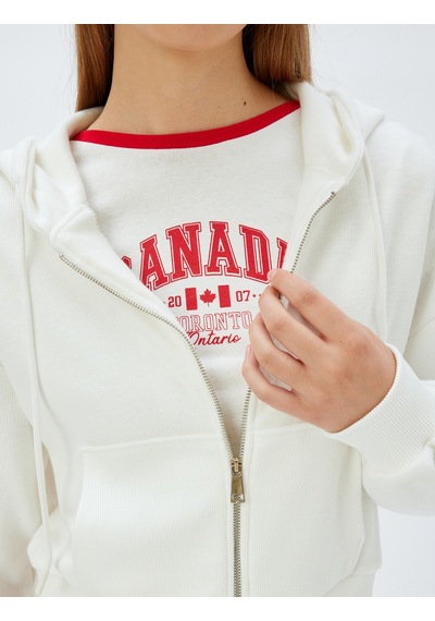 Koton Cepli Uzun Kollu Crop Kapüşonlu Fermuarlı Sweatshirt Ekru 5wak10056ek Ekru