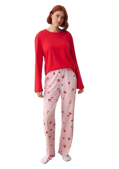 Ersefa Kadın Yılbaşı Desenli Pamuklu Pijama Takımı Fonksiyonel Dayanıklı Kırmızı - Ekru