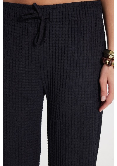 Tudors Kadın Slim Fit Dar Kesim Beli Lastikli Büzgülü İspanyol Paça Siyah Pantolon-50841
