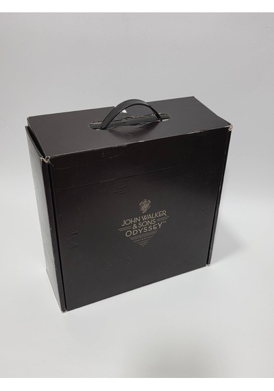 John Walker & Sons Odyssey Ahşap Camlı Viski Sergileme Ve Taşıma Kutusu Siyah
