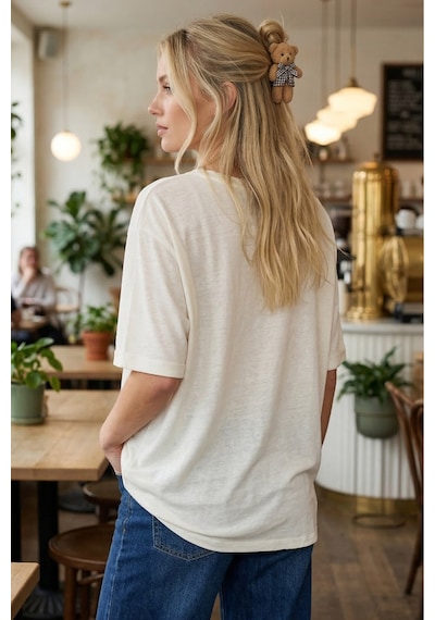 Armonika Kadın Beyaz Önü Çiçek Baskılı Yanları Yırtmaçlı Pamuklu T-shirt Arm-26y137003