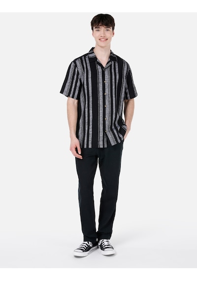 Colin's Colins Normal Kesim Shirt Yaka Çizgili Siyah Erkek Kısa Kol Gömlek Cl1069245 Cl1069245 Q1.v1 Blk Siyah Colin's Colins Normal Kesim Shirt Yaka Çizgili Siyah Erkek Kısa Kol Gömlek Cl1069245 Cl1069245 Q1.v1 Blk Siyah
