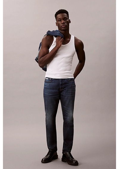 Calvin Klein Erkek Slim Tapered Fit Termal Kumaşlı Jean Pantolon - Koyu Mavi Dark Crescent Calvin Klein Erkek Slim Tapered Fit Termal Kumaşlı Jean Pantolon - Koyu Mavi Dark Crescent