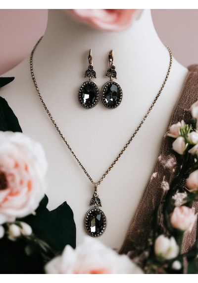 Kristal Taşlı Oval Kesim Kolye Ve Küpe Seti Gri