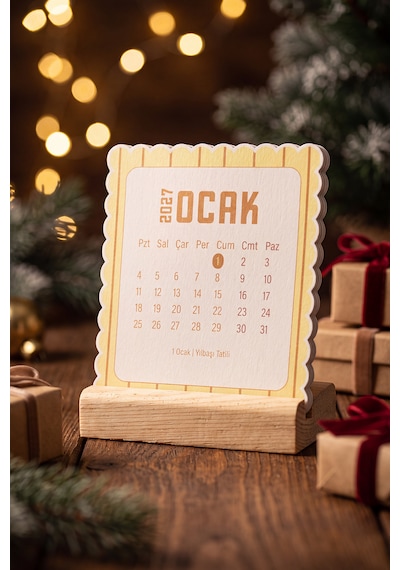 Ahşap Standlı Dalgalı Kesim Sarı Çizgili 2027 Masaüstü Takvimi 8,5x9,5 Cm - Estetik Yeni Yıl Hediyesi Çok Renkli